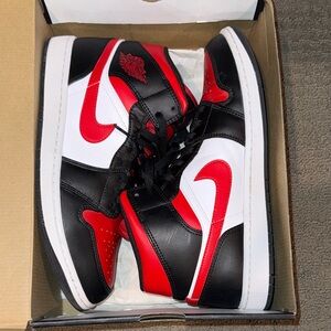 Size 11 Nike Air Jordan Retro 1 Mid SE “Bred Toe” - Black White Red. AJ1 Shoe